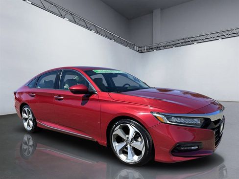 Used 2018 Honda Accord Touring image 8