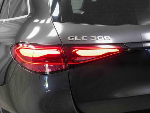 Certified 2025 Mercedes-Benz GLC 300 image 9