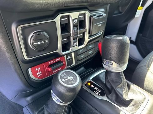 New 2026 Jeep Gladiator Sport AWD/4WD image 18