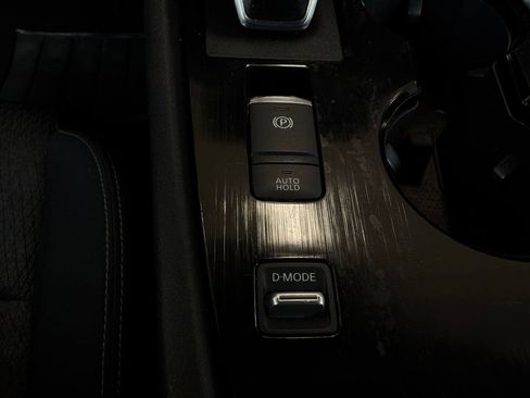 Used 2025 Nissan Rogue SV FWD image 23