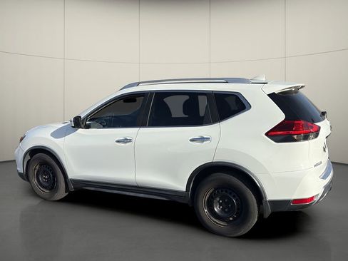 Used 2017 Nissan Rogue S w/ Appearance Package FWD image 5