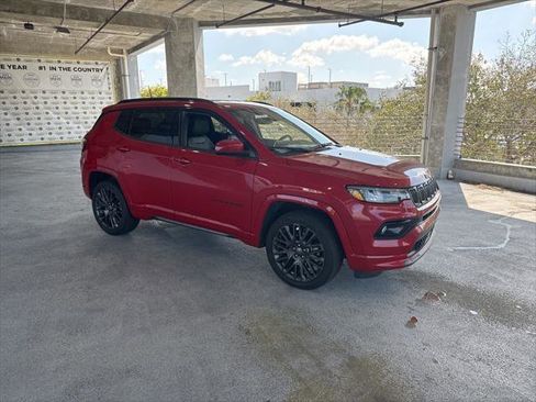 Certified 2023 Jeep Compass Limited image 2