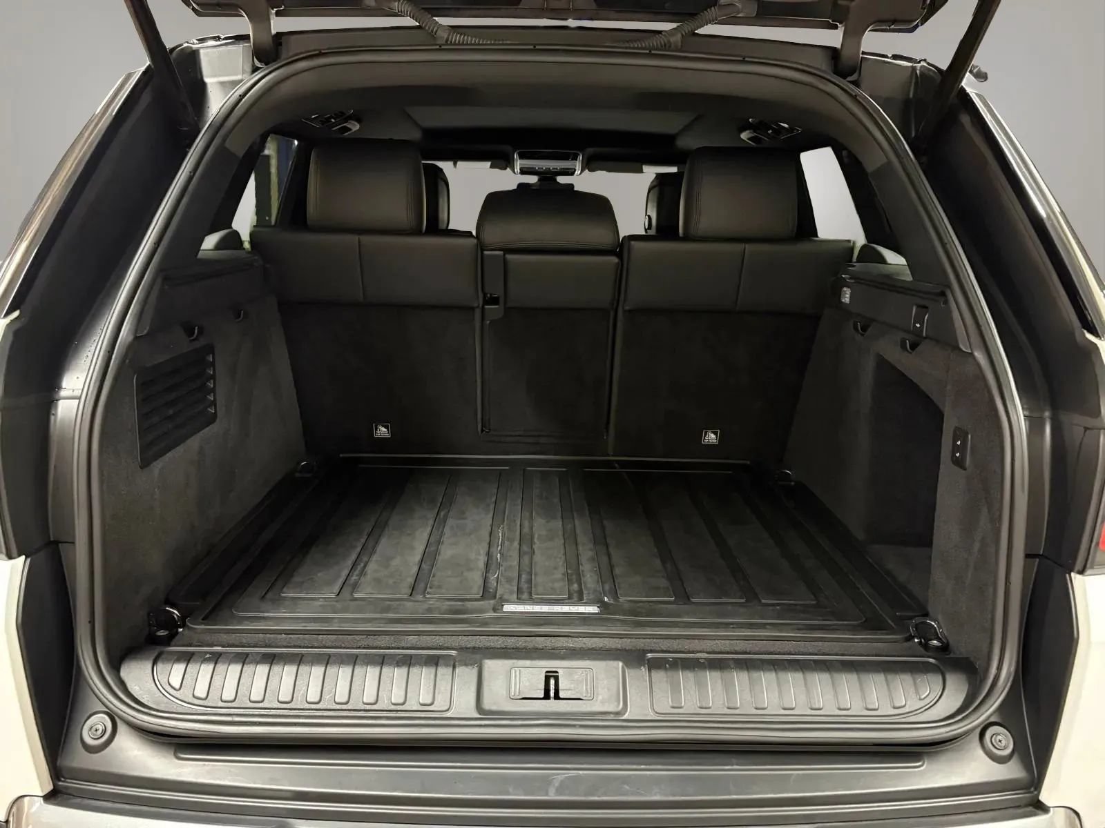 Used 2019 Land Rover Range Rover Sport HSE AWD/4WD image 9
