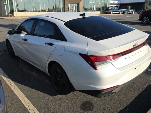 Used 2022 Hyundai Elantra SEL FWD image 4