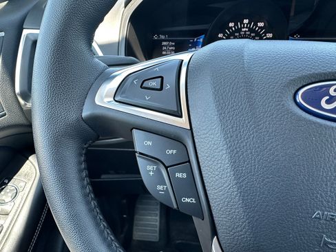 Used 2024 Ford Edge Titanium image 23