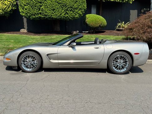 Used 1998 Chevrolet Corvette w/ Memory Pkg image 8
