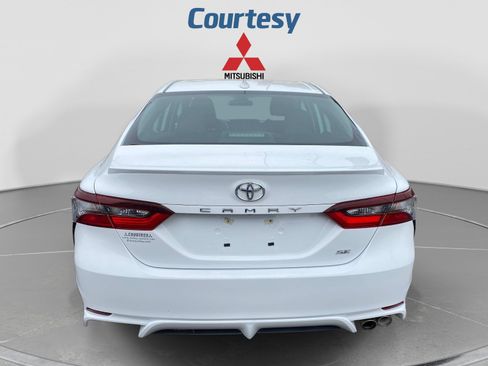 Used 2023 Toyota Camry SE FWD image 4