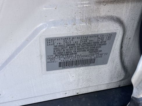 Used 2019 Nissan Kicks S image 13