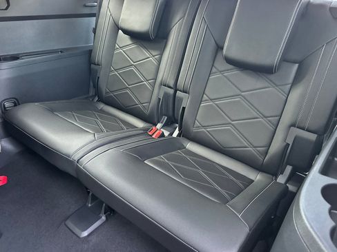 New 2026 Volkswagen Atlas SE image 13