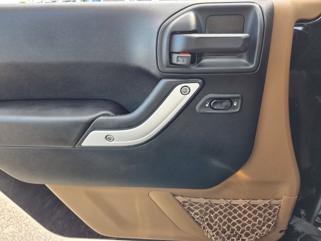 Certified 2018 Jeep Wrangler Unlimited Rubicon w/ Connectivity Group AWD/4WD image 21