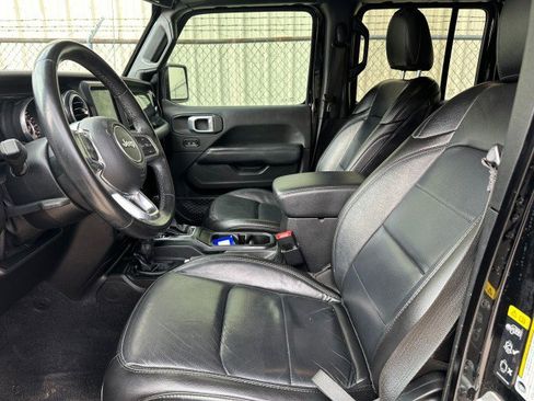 Used 2020 Jeep Wrangler Unlimited Sahara AWD/4WD image 12