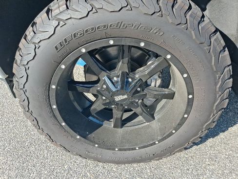 Used 2023 Chevrolet Silverado 1500 Custom RWD image 16