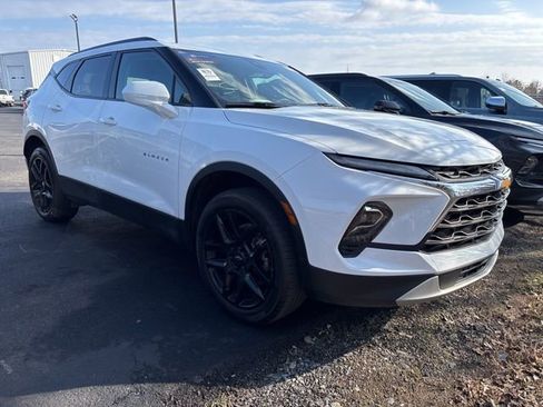 Certified 2024 Chevrolet Blazer LT w/ Convenience Package image 3