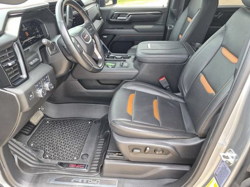 Used 2025 GMC Sierra 2500 AT4 w/ Technology Package AWD/4WD image 12