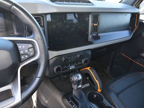 Used 2023 Ford Bronco Badlands w/ Sasquatch Package image 9