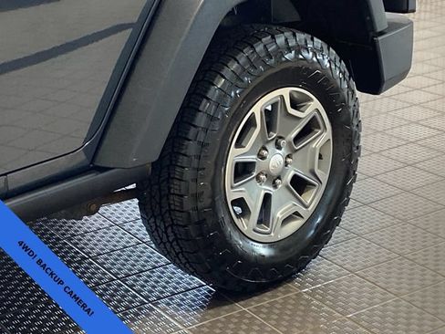 Used 2017 Jeep Wrangler Unlimited Rubicon w/ Connectivity Group AWD/4WD image 7