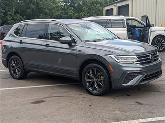 Used 2022 Volkswagen Tiguan SE video 2