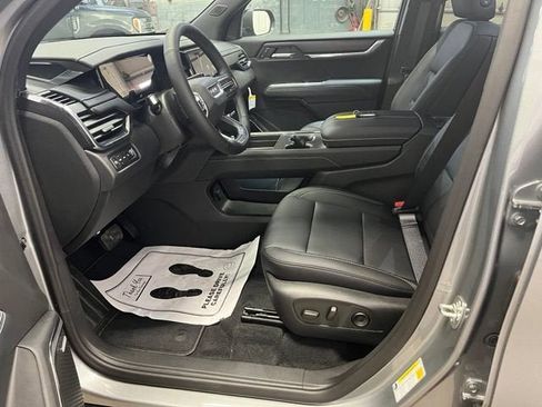 New 2026 GMC Acadia Elevation w/ Elevation Premium Package AWD/4WD image 4