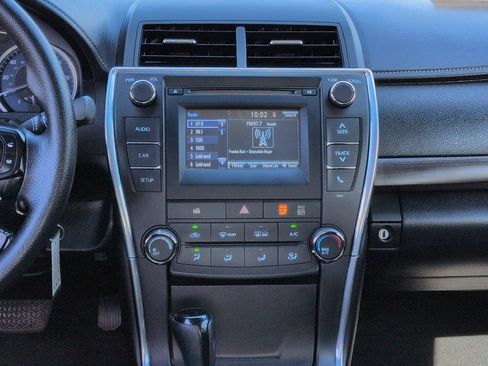 Used 2016 Toyota Camry LE FWD image 16