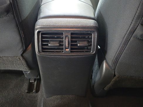 Used 2017 Nissan Rogue S image 16