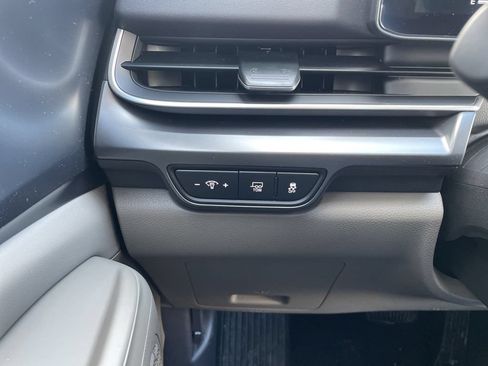 New 2026 Kia Carnival LXS FWD image 23