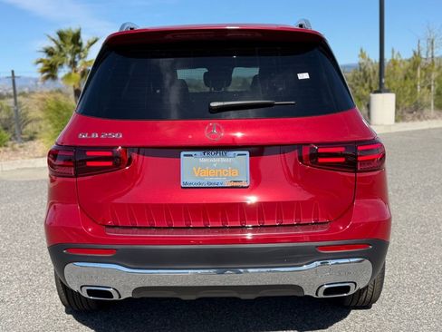 New 2026 Mercedes-Benz GLB 250 image 9