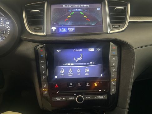 Used 2019 INFINITI QX50 Essential w/ Sensory Package image 18