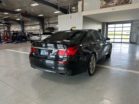 Used 2013 BMW 750i xDrive AWD/4WD image 5