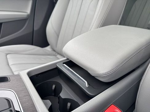 Used 2022 Audi Q5 2.0T Premium w/ Convenience Package image 19