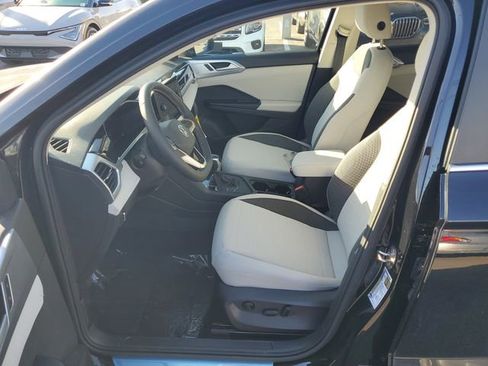 New 2026 Volkswagen Taos SE FWD image 17