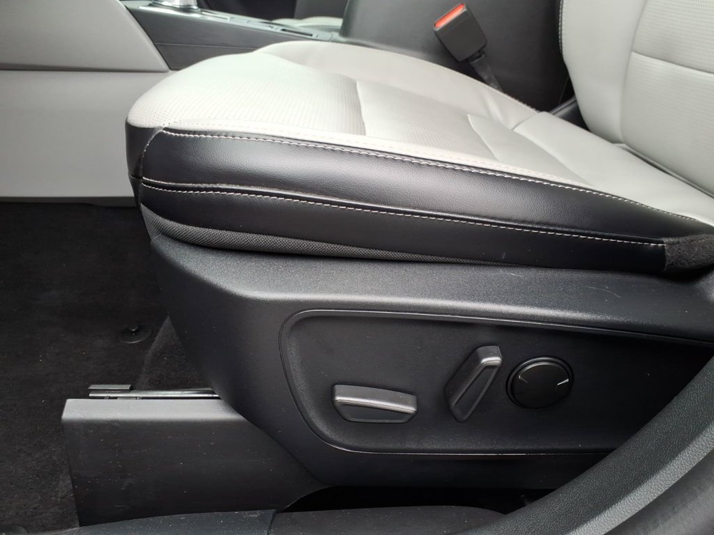 Used 2024 Ford Escape Platinum AWD/4WD image 16
