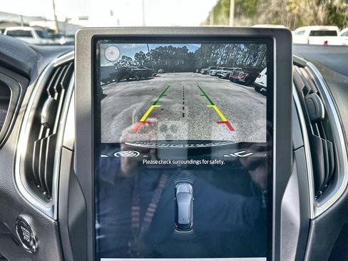 Used 2024 Ford Edge Titanium image 14