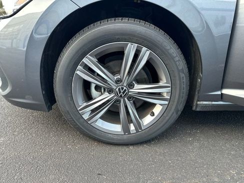 Used 2023 Volkswagen Jetta SE w/ Panoramic Sunroof Package image 26