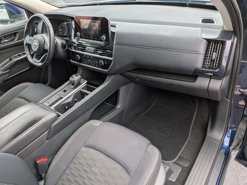 Used 2024 Nissan Pathfinder SV FWD image 38