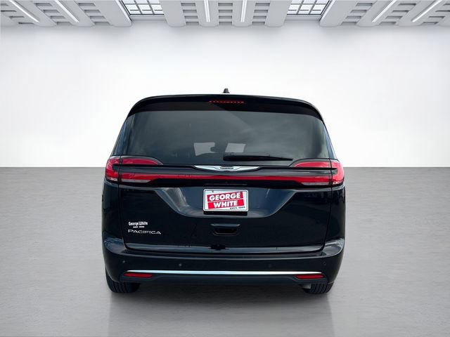 Used 2025 Chrysler Pacifica Select FWD image 38
