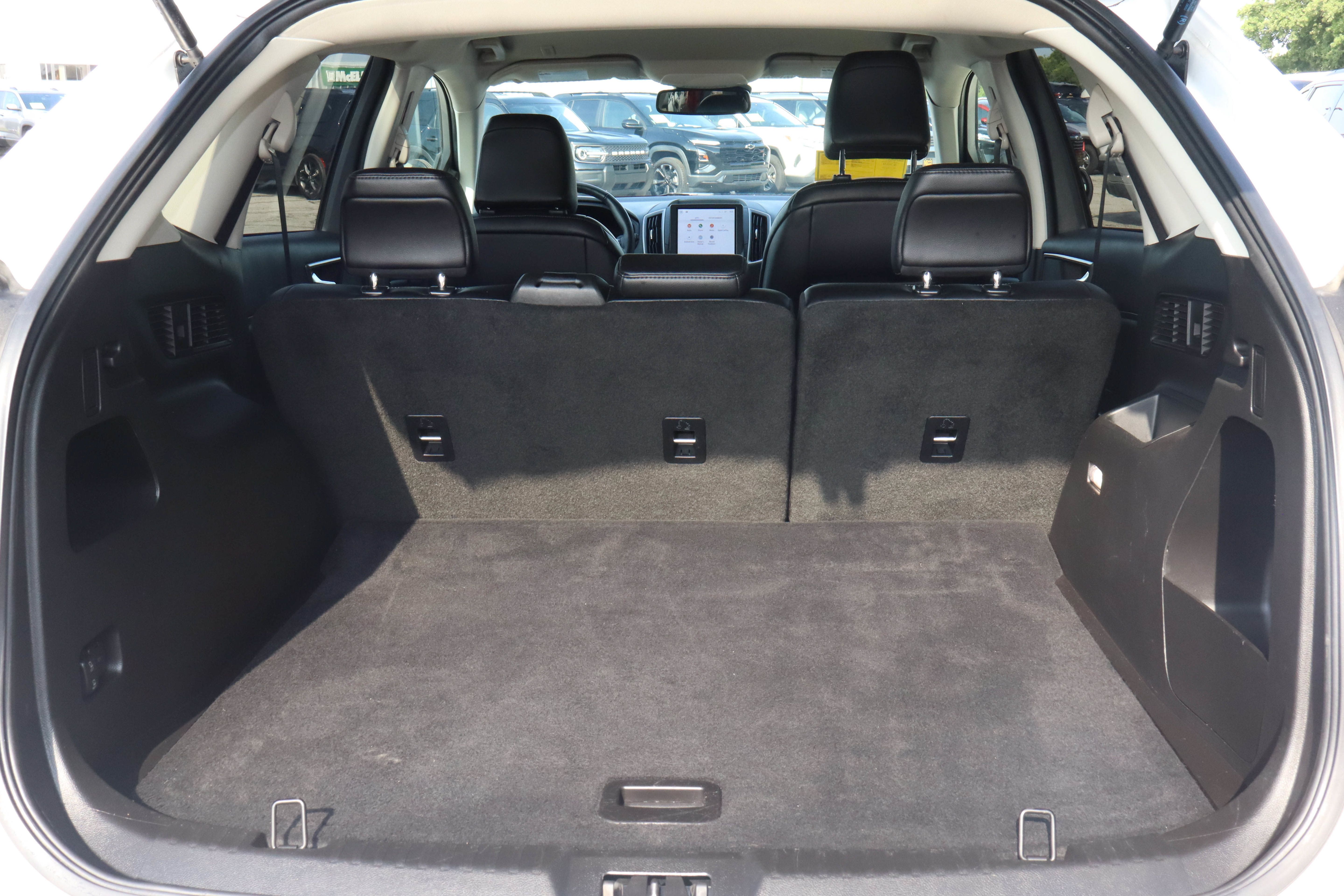 Used 2024 Ford Edge SEL AWD/4WD image 9