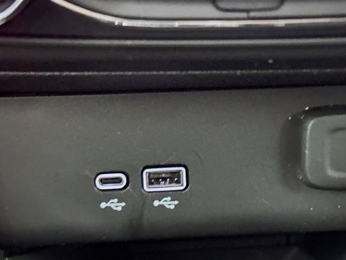 Used 2025 Buick Encore GX Preferred image 25