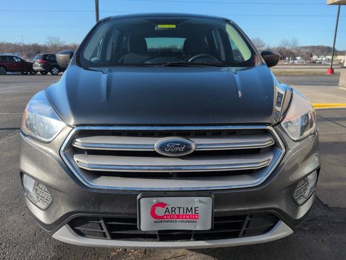 Used 2017 Ford Escape SE image 3
