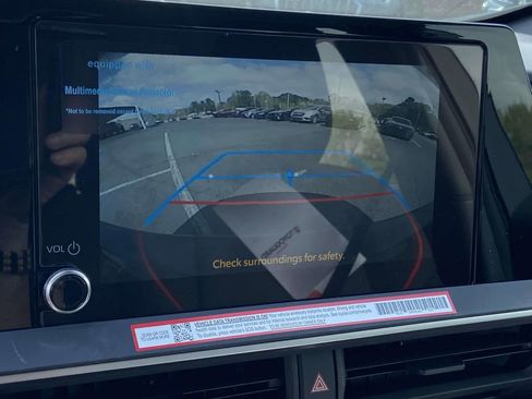 Used 2026 Toyota Prius Plug-In Hybrid image 25