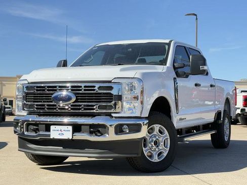 New 2026 Ford F250 XLT w/ FX4 Off-Road Package image 2