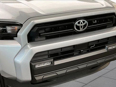 Used 2025 Toyota 4Runner SR5 RWD image 30