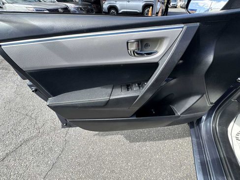 Used 2015 Toyota Corolla LE FWD image 13