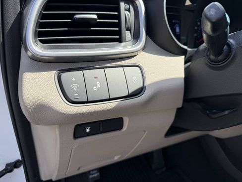 Used 2020 Kia Sorento S AWD/4WD image 21