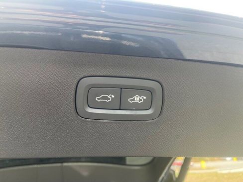 Used 2025 Volvo XC90 B6 Plus AWD/4WD image 10