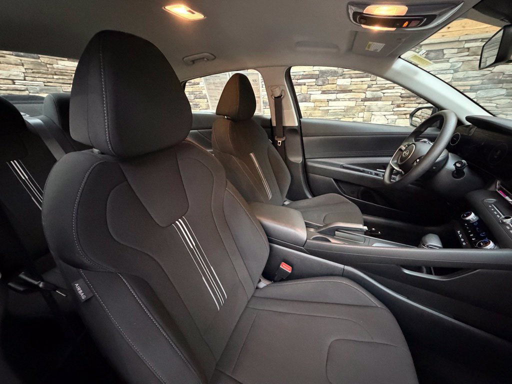 Used 2024 Hyundai Elantra SEL FWD image 15