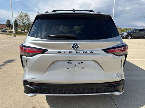 Certified 2024 Toyota Sienna XSE AWD/4WD image 4