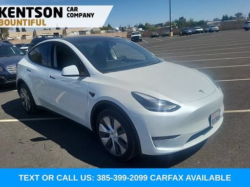 Used 2024 Tesla Model Y Long Range AWD/4WD image 2