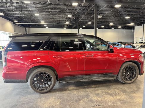 Used 2024 Cadillac Escalade Sport w/ LPO, ONYX Package image 2