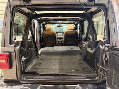 Used 2020 Jeep Wrangler Unlimited Rubicon w/ Uconnect 4C Nav & Sound Group image 43