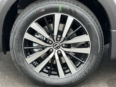 New 2025 Nissan Pathfinder Platinum image 33